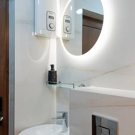 Urban Five #3 - Stylish One-bedroom With Kitchen & Parking * Veliko Tarnovo