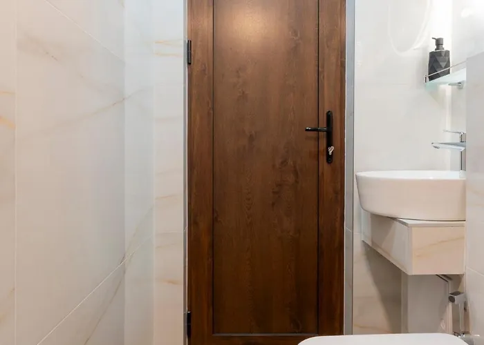 Urban Five #3 - Stylish One-bedroom With Kitchen & Parking * Veliko Tarnovo