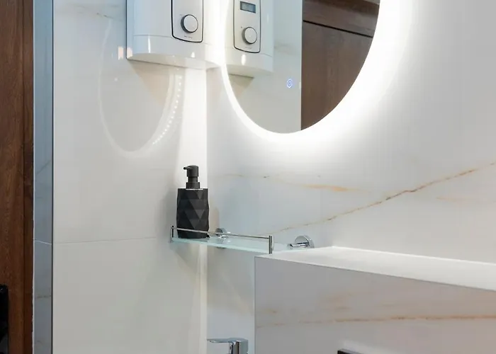 Urban Five #3 - Stylish One-bedroom With Kitchen & Parking * Veliko Tarnovo