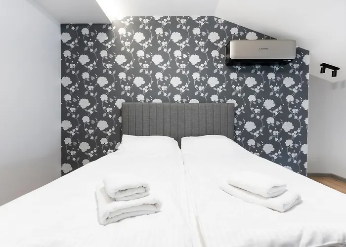 Urban Five #3 - Stylish One-bedroom With Kitchen & Parking * Veliko Tărnovo