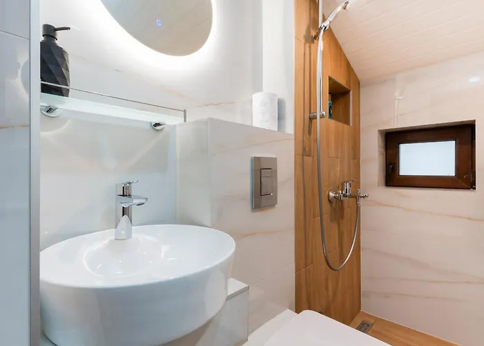 Urban Five #3 - Stylish One-bedroom With Kitchen & Parking Apartment Veliko Tarnovo