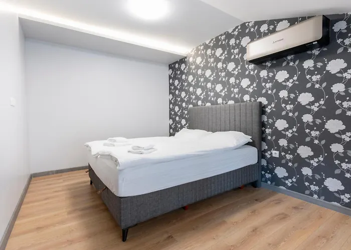 Urban Five #3 - Stylish One-bedroom With Kitchen & Parking * Veliko Tarnovo