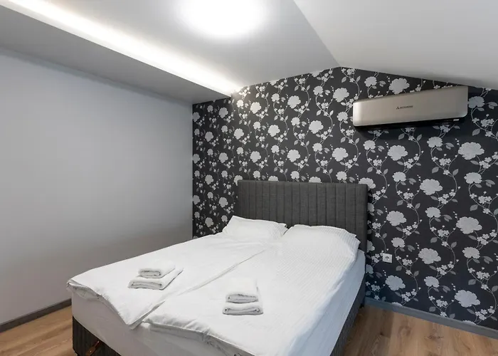 Urban Five #3 - Stylish One-bedroom With Kitchen & Parking Lägenhet Veliko Tărnovo